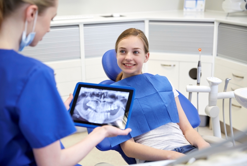 child with orthodontist